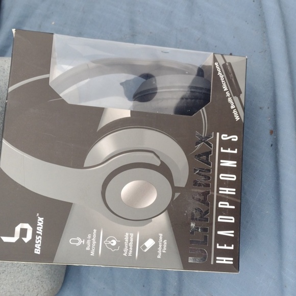 Bass Jaxx Ultramax Headphones - Black and Gray - Picture 2 of 4